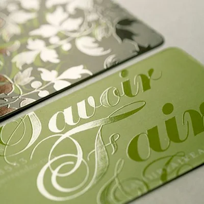 Impression dépliant design vernis sélectif brillant 