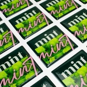 étiquettes autocollant en planche